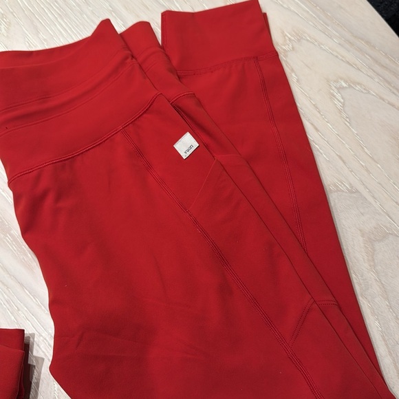 NWT Vuori Daily Pocket Legging in Scarlet -  Size Large - Picture 5 of 5
